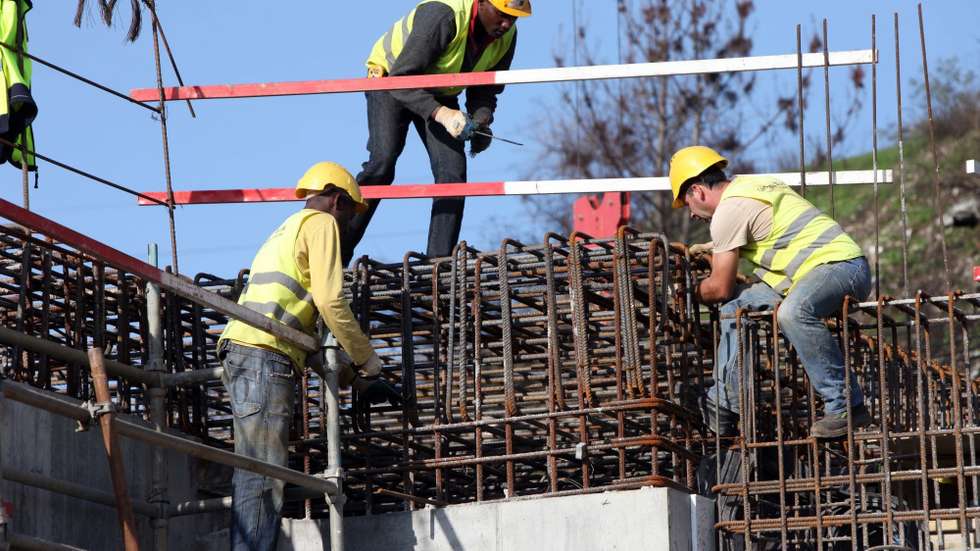 No que diz respeito a contratos celebrados através de concursos públicos, o montante atingiu 5.345 milhões de euros, um crescimento de 109% face aos mesmos nove meses do ano anterior