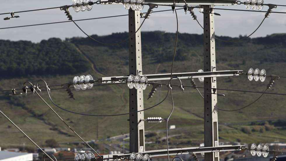 Como consequência direta, a percentagem de eletricidade renovável no consumo baixou, passando de cerca de 70% em 2024 para 68% em 2025