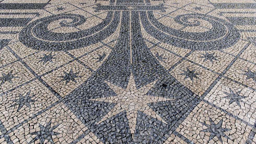 "Ao longo do tempo, a calçada portuguesa consolidou-se não apenas como uma das principais referências culturais, identitárias e estéticas do território nacional - continente e ilhas - mas também como um elemento fundamental da paisagem urbana, contribuindo para a identidade do espaço, da história e da cultura portuguesas"