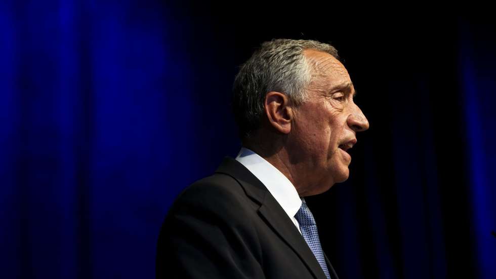Professor, filósofo, escritor, crítico literário e ensaísta, Eduardo Lourenço morreu em dezembro de 2020, aos 97 anos. Nos seus últimos anos de vida, foi conselheiro de Estado, indicado por Marcelo Rebelo de Sousa em 2016