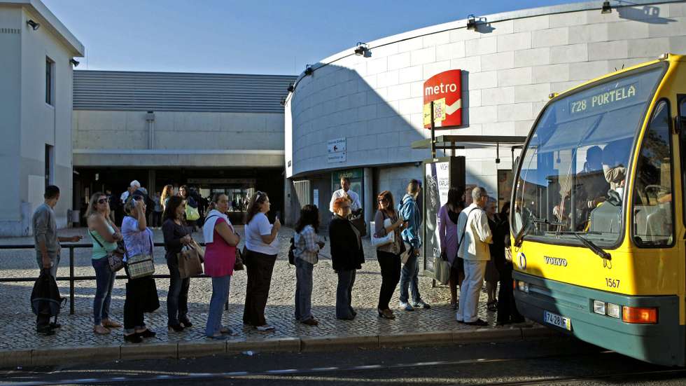 No entanto, segundo o Ministério, a "procura no Metro de Lisboa e na Transtejo/Soflusa ainda está, respectivamente, 3% e 2% abaixo da verificada em 2019, quando a operação das empresas ainda não tinha sido afetada pela pandemia da Covid-19"