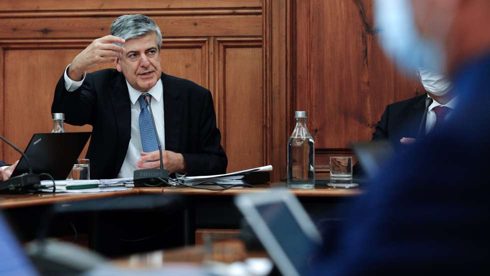 O presidente do Fundo de Resolução, Luís Máximo dos Santos, durante a sua audição perante os deputados da Comissão de Orçamento e Finanças, na Assembleia da República, em Lisboa, 16 de setembro de 2020. ANTÓNIO COTRIM/LUSA