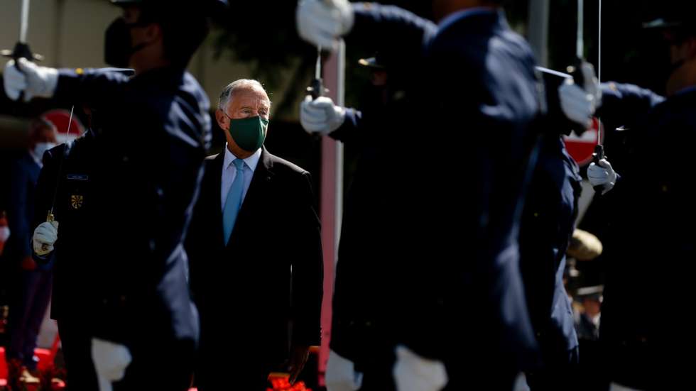 O Presidente da República, Marcelo Rebelo de Sousa, passa em revista as tropas em parada nas Comemorações oficiais do Dia de Portugal, de Camões e das Comunidades Portuguesas, na cidade do Funchal na Madeira, 10 de junho de 2021. TIAGO PETINGA/LUSA