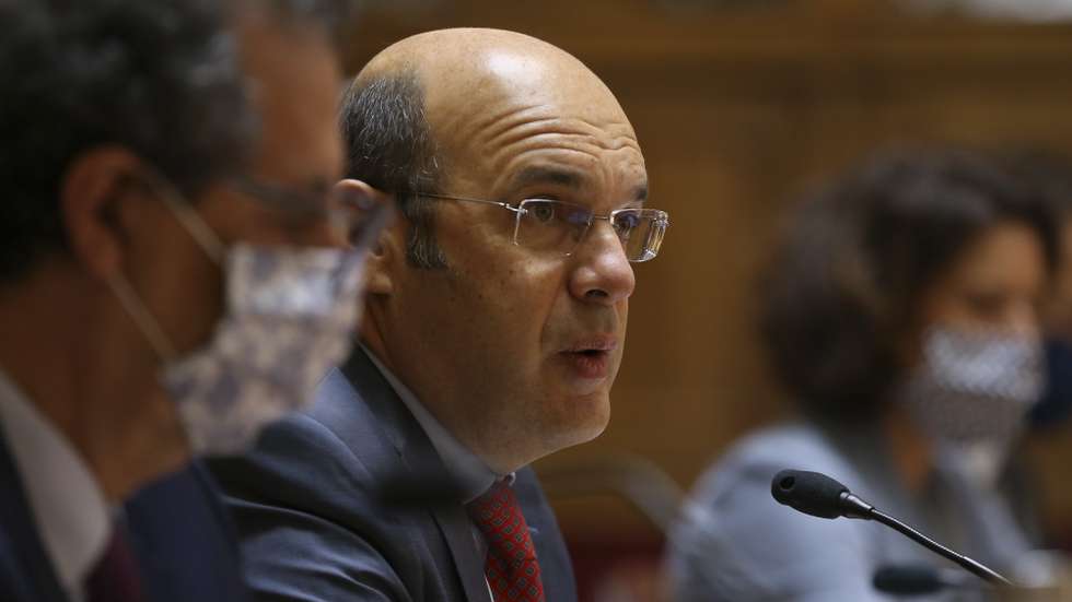 O ministro de Estado, da Economia e da Transição Digital, Pedro Siza Vieira, durante a sua audição perante a Comissão de Economia, Inovação e Obras Públicas, na Assembleia da República, em Lisboa, 14 de julho de 2021. MANUEL DE ALMEIDA/LUSA