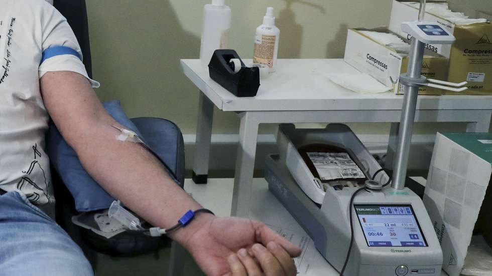 Doação de sangue no Centro Hospitalar Universitário de São João, no Porto, 11 de janeiro de 2021. ESTELA SILVA/LUSA