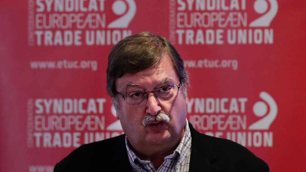 epa09181234 Secretary-general of the General Union of Workers (UGT) Carlos Silva delivers his speech during the CES/ETUC: Union Summit 'Action Plan for the Implementation of the European Pillar of Social Rights' held  in Porto, Portugal, 06 May 2021. The meeting takes place one day before the EU Social Summit.  EPA/TIAGO PETINGA