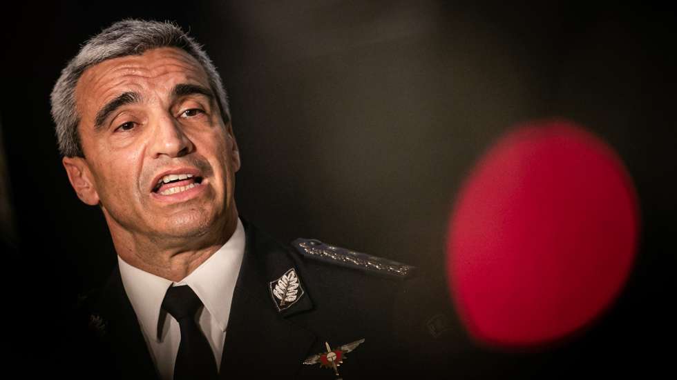 O diretor Nacional da Polícia de Segurança Pública (PSP), superintendente-Chefe Manuel Magina da Silva, fala aos jornalistas após uma audiência com o Presidente da República, Marcelo Rebelo de Sousa (ausente na fotografia), no Palácio de Belém, em Lisboa, 14 de abril de 2020. JOSÉ SENA GOULÃO/LUSA