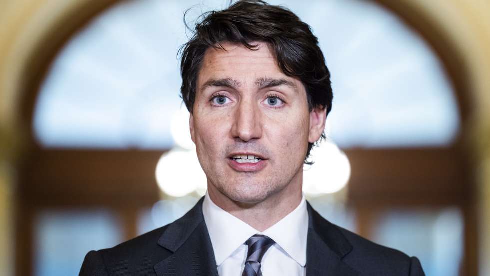 epa09587891 Canadian Prime Minister Justin Trudeau speaks to the media ahead of a meeting with Democratic Speaker of the House from California Nancy Pelosi (not pictured) in the US Capitol in Washington, DC, USA, 17 November 2021.  EPA/JIM LO SCALZO