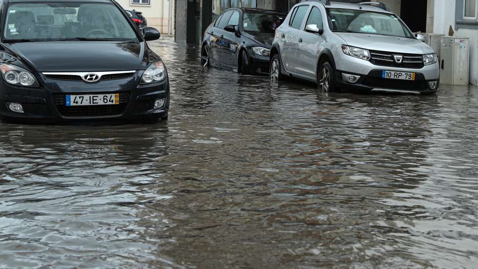 Chuva intensa em Faro, provoca várias inundações na baixa da cidade, Faro, 20 de março de 2022. LUÍS FORRA/LUSA