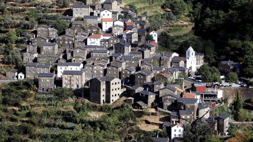 A aldeia histórica do Piódão, na serra do Açor, aposta no turismo e na valorização dos produtos endógenos para travar a desertificação das últimas décadas, 12 de setembro de 2010. (ACOMPANHA TEXTO) PAULO NOVAIS/LUSA