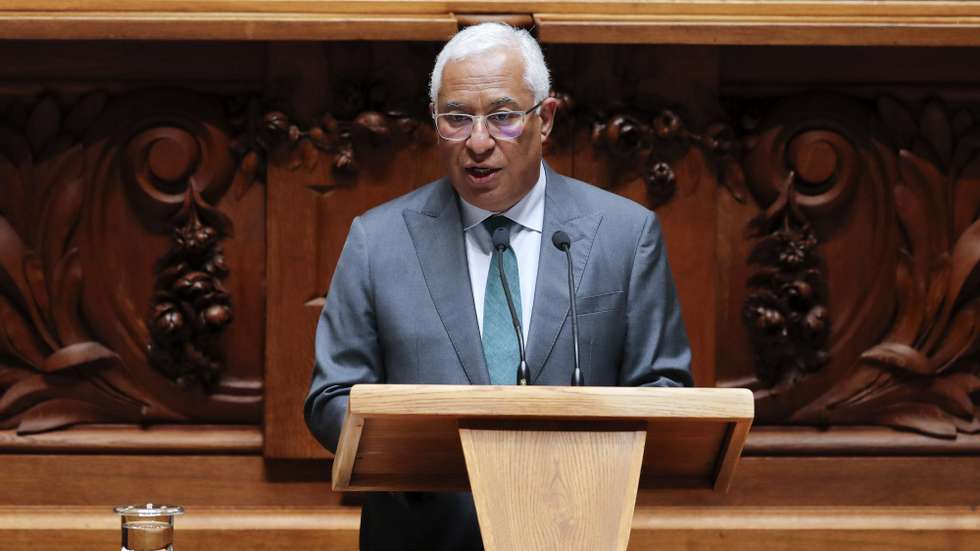 epa09914628 Portuguese Prime Minister, Antonio Costa, during a debate on the 2022 State Budget, at the Portuguese Parliament, in Lisbon, Portugal, 28 April 2022.  EPA/MANUEL DE ALMEIDA