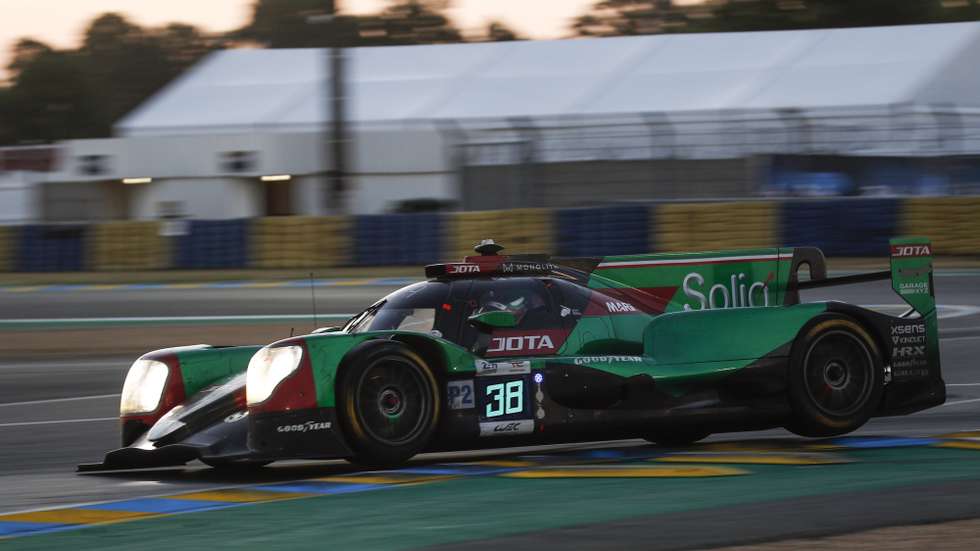 epa10009081 Jota Gbr team car (starting no.38) an Oreca 07 Gibson with Roberto Gonzalez of Mexico, Antonio Felix Da Costa of Portugal and William Stevens of Great Britain in action during Le Mans 24 Hours race in Le Mans, France, 12 June 2022.  EPA/YOAN VALAT