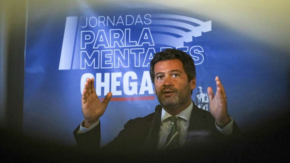 O presidente do CHEGA, André Ventura, intervém na sessão de encerramento das jornadas parlamentares do partido. Setúbal, 12 de Setembro de 2022. RUI MINDERICO/LUSA