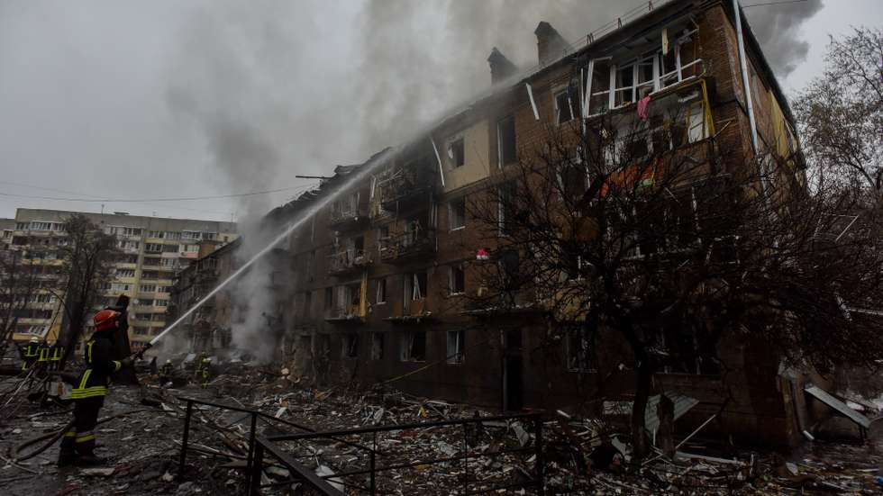 epaselect epa10323267 Firefighters work at the site of an apartment block destroyed by shelling in Vyshhorod, near Kyiv (Kiev), Ukraine, 23 November 2022, amid Russia's invasion. At least four people were killed and 27 others injured as a result of Russian shelling hitting the Vyshhorod district, Kyiv Oblast Police Chief Andrii Nebytov said on telegram. According to a statement by Ukraine's national power supply Ukrenergo on 23 November, power outages were reported across all of the regions of the country following a series of Russian missile strikes targeting the country's critical infrastructure. Russian troops on 24 February entered Ukrainian territory, starting a conflict that has provoked destruction and a humanitarian crisis.  EPA/OLEG PETRASYUK