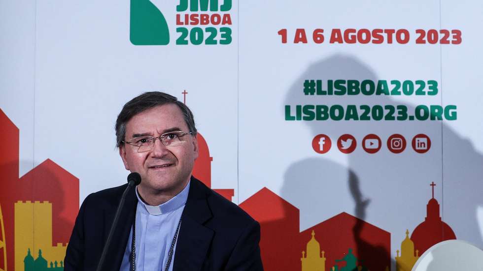 O bispo auxiliar de Lisboa e presidente da Fundação Jornada Mundial da Juventude, Américo Aguiar, fala numa conferência de imprensa sobre a polémica com a construção do altar-palco no Parque Tejo, na sede em Lisboa, 26 de janeiro de 2023. TIAGO PETINGA/LUSA