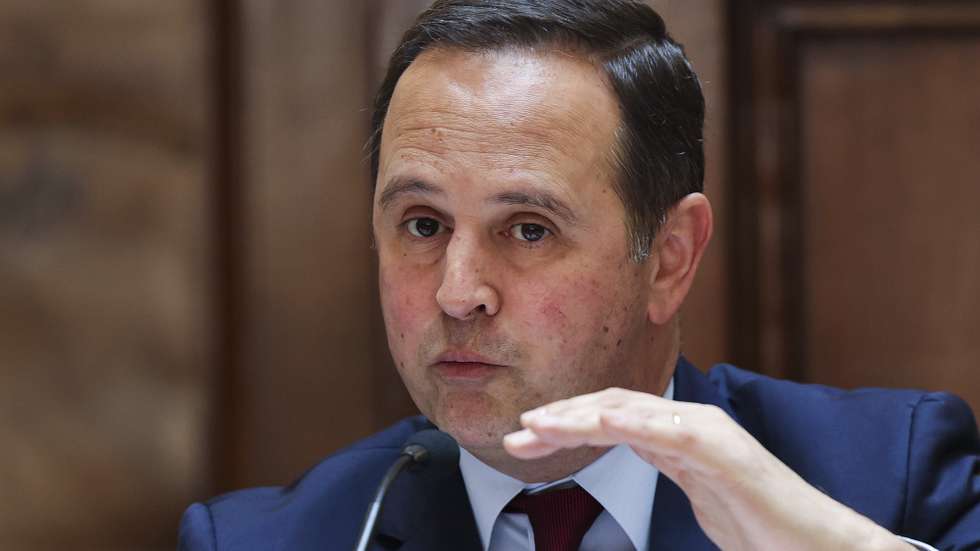 O ministro das Finanças Fernando Medina durante a audição na Comissão de Orçamento e Finanças na Assembleia da República, Lisboa, 11 de abril de 2023.   MANUEL DE ALMEIDA/LUSA