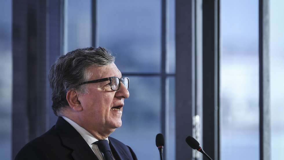 O presidente da Mesa da Assembleia Geral do Conselho da Diáspora, José Manuel Durão Barroso, discursa durante o encontro Anual do Conselho da Diáspora Portuguesa no Palácio da Cidadela, em Cascais, 21 de dezembro de 2022. RODRIGO ANTUNES/LUSA
