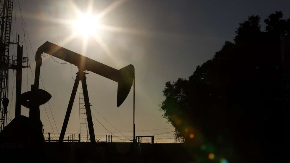 epa10826252 An oil pump jack operates in Signal Hill, California, USA, 28 August 2023. Officials worry that US oil prices could rise as Tropical Storm Idalia heads toward the United States in the next days.  EPA/CAROLINE BREHMAN