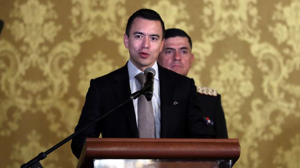 epa10991719 The President of Ecuador, Daniel Noboa, speaks during the appointment of his Cabinet ceremony in Quito, Ecuador, 23 November 2023. Noboa named sixteen ministers on his first day in office and left four portfolios pending designation that he hopes to have already named throughout the weekend to complete his ministerial cabinet, where the youth of a considerable part of its members stands out.  EPA/Jose Jacome