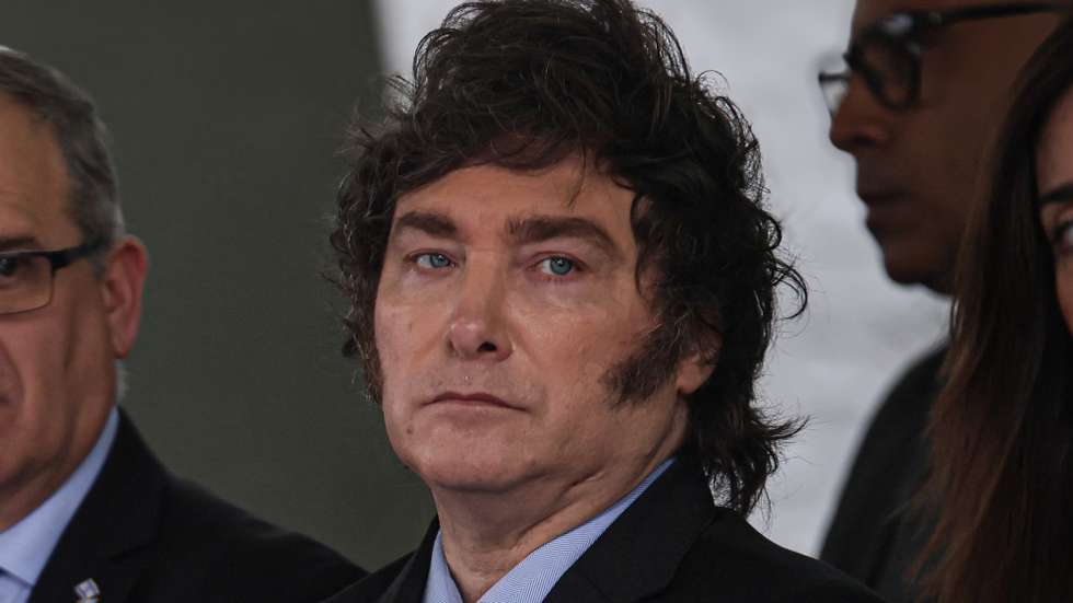 epa11228574 The President of Argentina, Javier Milei (C), accompanied by several members of his Cabinet, attends the commemorative ceremony for the thirty-second anniversary of the attack on the Israeli embassy in 1992, in Buenos Aires, Argentina, 18 March 2024. A total of 29 people died and hundreds were injured in the attack perpetrated on 17 March 1992 against the Israeli Embassy in Buenos Aires, the first of the two terrorist attacks committed in Argentina against Jewish interests and which, like the one perpetrated before the AMIA mutual fund in 1994, is attributed to Iran and the Lebanese Shiite party Hezbollah and remains unpunished.  EPA/Luciano Gonzalez