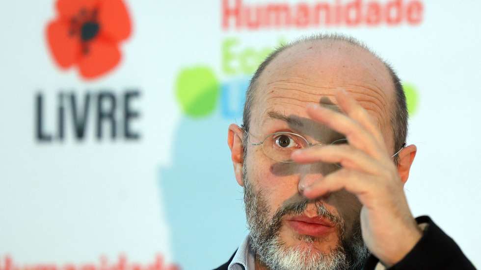 O porta-voz do Livre, Rui Tavares, discursa durante a sessão de encerramento das primeiras jornadas parlamentares da história do partido, Elvas, 08 de outubro de 2024. NUNO VEIGA/LUSA