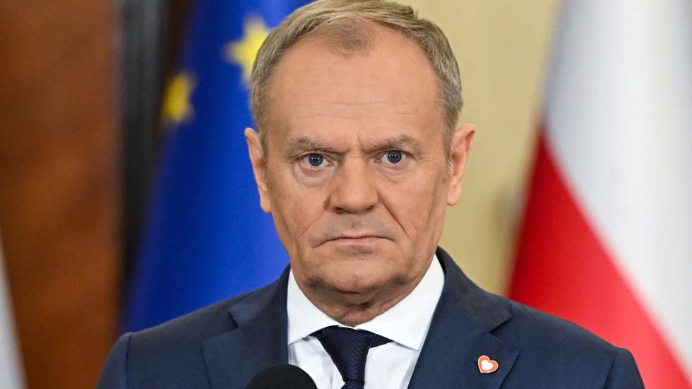 epa11712271 Polish Prime Minister Donald Tusk attends a press conference at the Chancellery of the Prime Minister in Warsaw, 09 November 2024. The Civic Platform party board on 09 November decided to organize primaries before next year's presidential elections. The party's candidates are the current mayor of Warsaw, Rafal Trzaskowski, and the Minister of Foreign Affairs, Radoslaw Sikorski.  EPA/RADEK PIETRUSZKA POLAND OUT