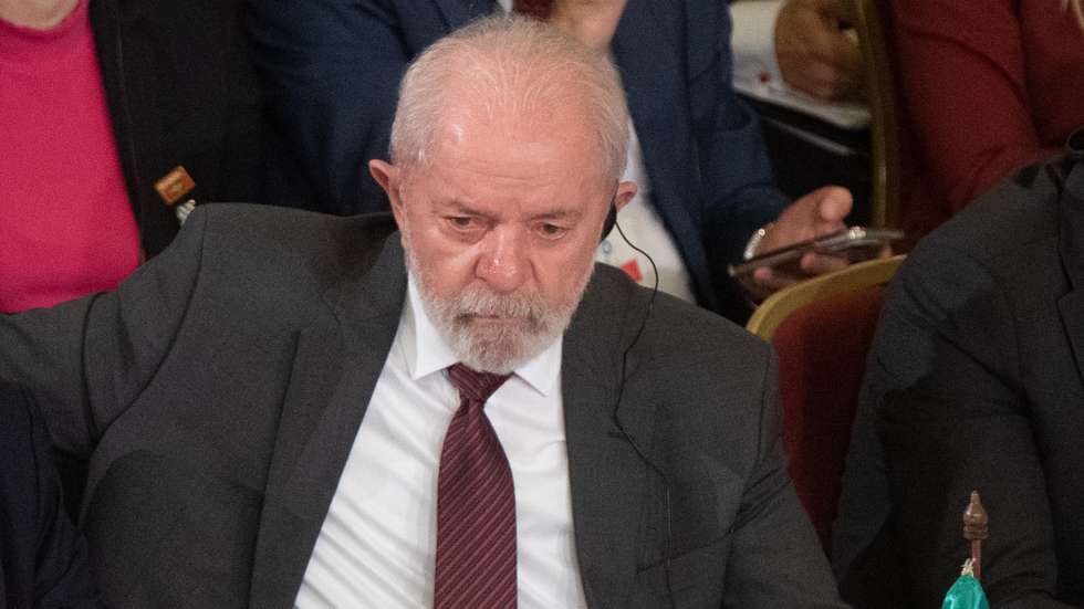 epa11760673 Brazilian President Luiz Inacio Lula da Silva attends a session at the Mercosur trade bloc headquarters in Montevideo, Uruguay, 06 December 2024. During the 65th Mercosur presidents' biannual summit, Argentina will assume the bloc's pro tempore presidency and agreements with the EU will be discussed.  EPA/SOFIA TORRES