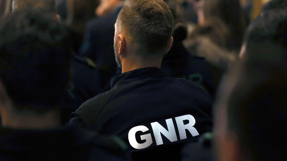 Agente da GNR durante a cerimónia de apresentação do reforço de meios policiais para o distrito de Braga, no Paço dos Duques de Bragança em Guimarães, 28 de novembro 2022. ESTELA SILVA/LUSA