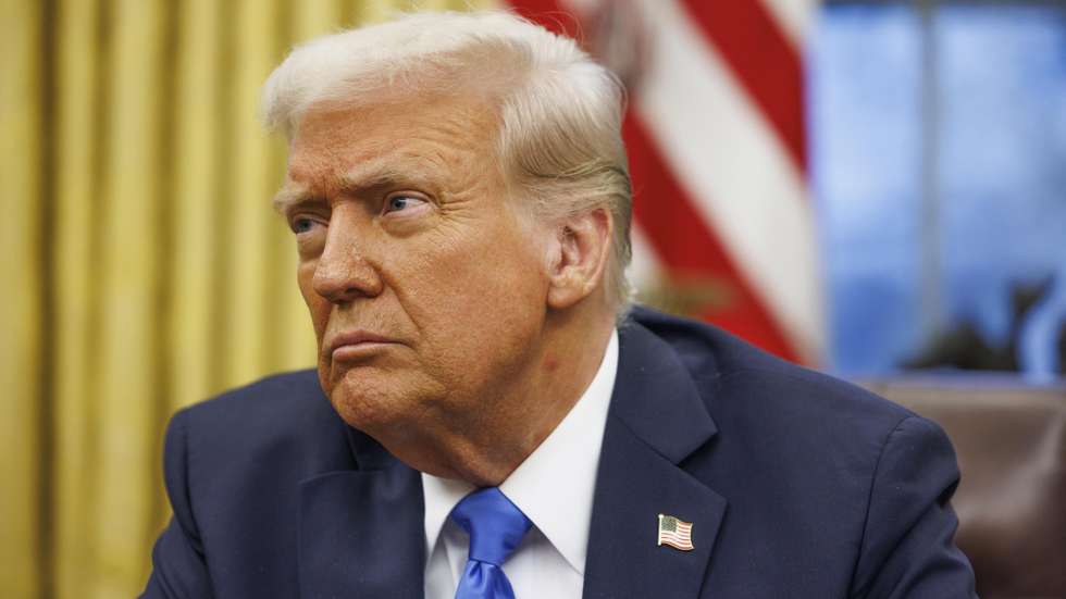 epa11889319 US President Donald J. Trump gives remarks to the media in the Oval Office of the White House, as he meets with US entrepreneur and U.S. special government employee Elon Musk, in Washington, DC, USA, 11 February 2025.  EPA/Aaron Schwartz / POOL