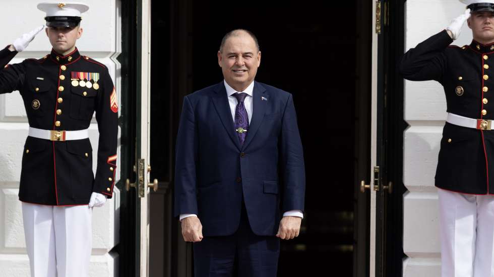 epa10882639 Prime Minister of Cook Islands Mark Brown poses for a picture after arriving for the US-Pacific Islands Forum (PIF) summit at the South Lawn of the White House in Washington, DC, USA, 25 September 2023. US President Joe Biden hosts the US-Pacific Islands Forum to gather with leaders to discuss regional priorities such as 'tackling the climate crisis' and 'advancing economic growth,' according to the White House. Biden will also establish diplomatic relations with two South Pacific nations, Cook Islands and Niue.  EPA/MICHAEL REYNOLDS