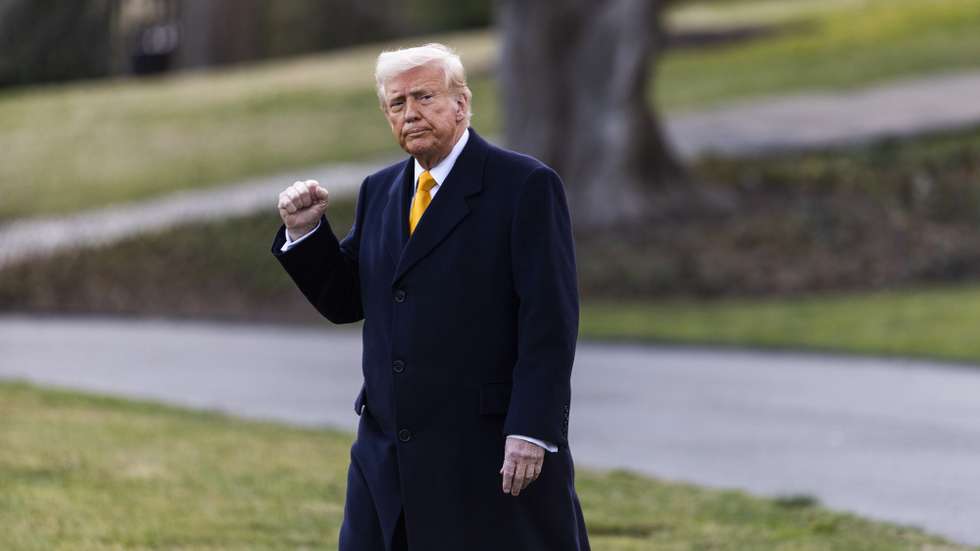 epa11948067 US President Donald Trump gestures as he departs the Oval Office for Florida in Washington, DC, USA, 07 March 2025.  EPA/JIM LO SCALZO