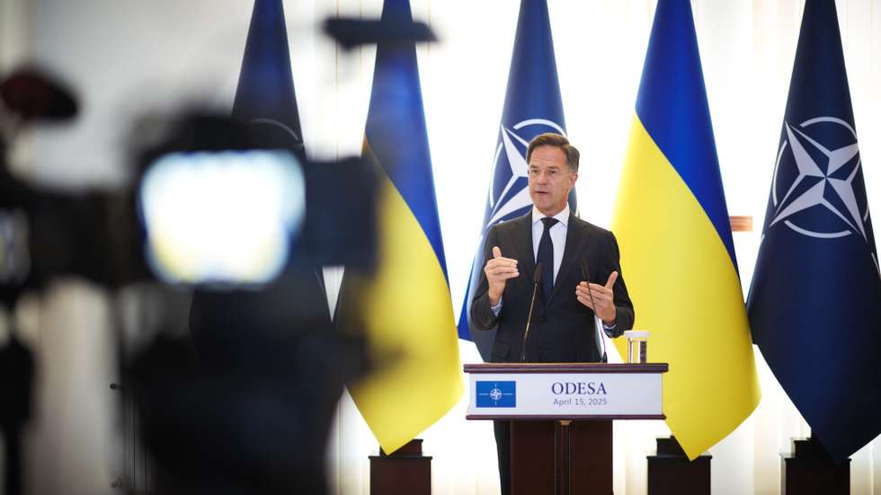 epa12033308 A handout photo made available by the Ukrainian Presidential Press Sservice shows NATO Secretary General Mark Rutte (L) and Ukrainian President Volodymyr Zelensky (R) attend a joint press conference in Odesa, Ukraine, 15 April 2025. Rutte and Zelenskyy had visited a hospital where Ukrainian soldiers are recovering from their wounds.  EPA/UKRAINE PRESIDENTIAL PRESS SERVICE / HANDOUT HANDOUT EDITORIAL USE ONLY/NO SALES