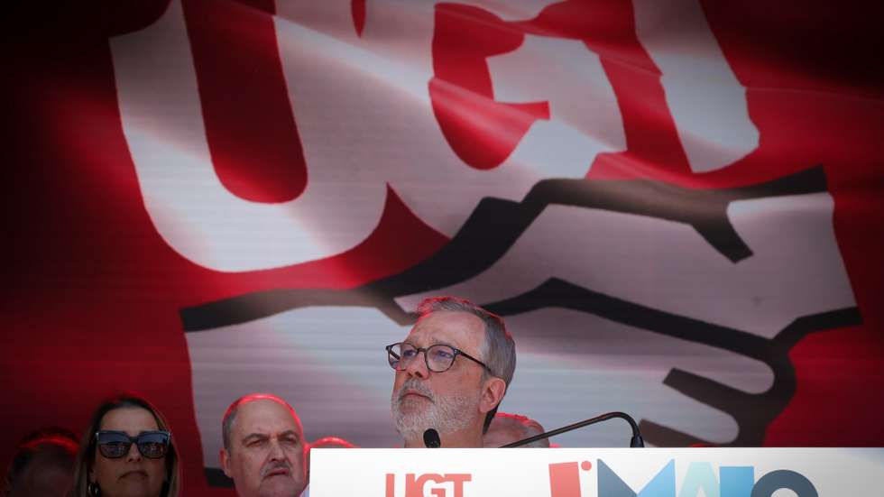 O secretário-geral da União Geral de Trabalhadores (UGT), Mário Mourão, usa da palavra durante a celebração do 1.º de Maio, Dia do Trabalhador, no Centro Desportivo Nacional do Jamor, em oeiras, 01 maio 2025.   MANUEL DE ALMEIDA/LUSA