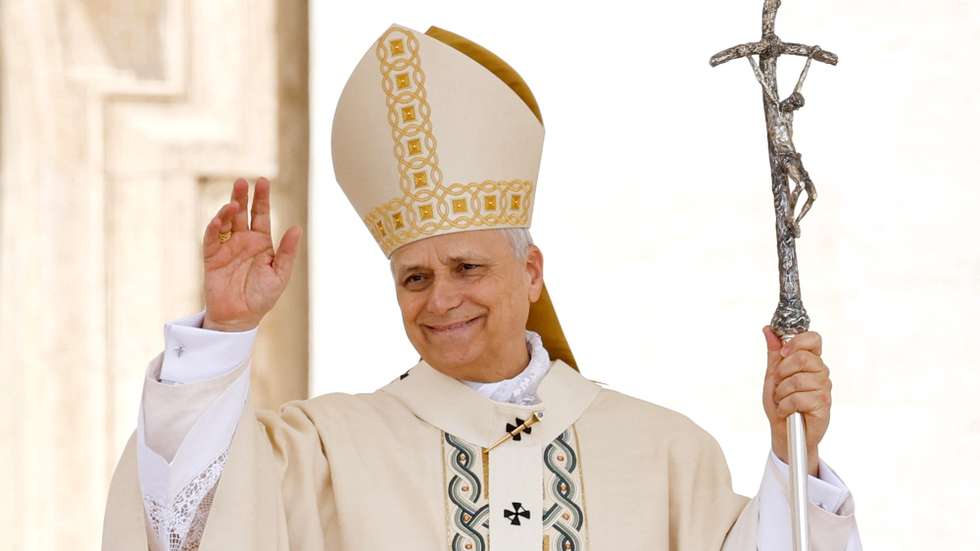 epa12113093 Pope Leo XIV leads the Regina Caeli prayer after a Holy Mass for the beginning of his pontificate, in St. Peter's Square, Vatican City, 18 May 2025.  EPA/FABIO FRUSTACI