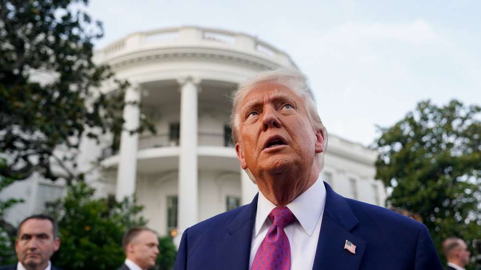 epa12172638 US President Donald Trump during the Congressional picnic on the South Lawn of the White House in Washington, DC, USA, 12 June 2025. Senate Republicans seeking to put their mark on the House-passed tax-and-immigration package, are considering raising the state and local tax deduction cap to $30,000, lower than the House’s $40,000 plan.  EPA/ALEXANDER DRAGO / POOL