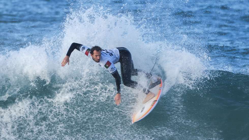 epa11967709 Portuguese surfer Frederico Morais in action during the Meo Rip Curl Pro Portugal surfing event as part of the World Surf League (WSL) World Tour at Supertubos beach in Peniche, Portugal, 16 March 2025.  EPA/CARLOS BARROSO