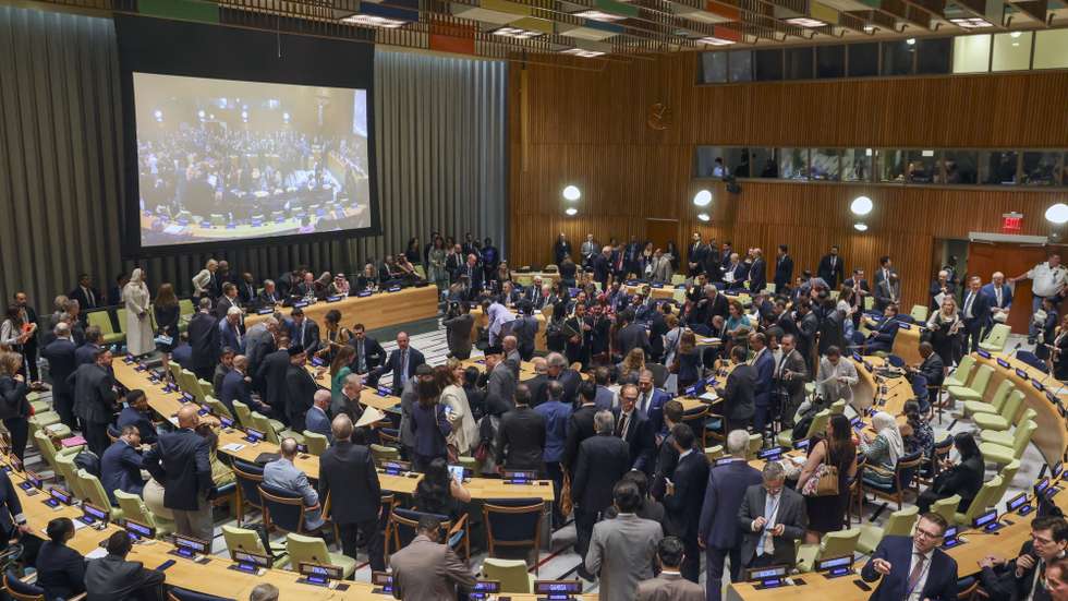 epa12268857 Participants arrive for a conference on the two-State solution to the Israeli-Palestinian conflict, at the United Nations (UN) headquarters in New York, New York, USA, 28 July 2025.  EPA/SARAH YENESEL