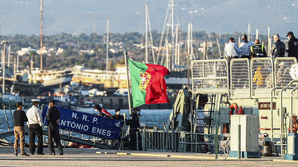 epa09576842 The 37 migrants, allegedly from North Africa, rescued by the Navy, on 11 November, in the Algarve will be installed in Portimao to undergo diagnostic tests for covid-19 and are guaranteed humanitarian assistance, in Portimao, Portugal,  11 November 2021. The Foreigners and Borders Service (SEF) says that the 37 migrants, allegedly from North Africa, were detected off the coast of Vila Real de Santo Antonio, and will be installed at the Navy Pier in Portimao, for humanitarian assistance, in particular the basic needs for food and medical assistance.  EPA/LUIS FORRA