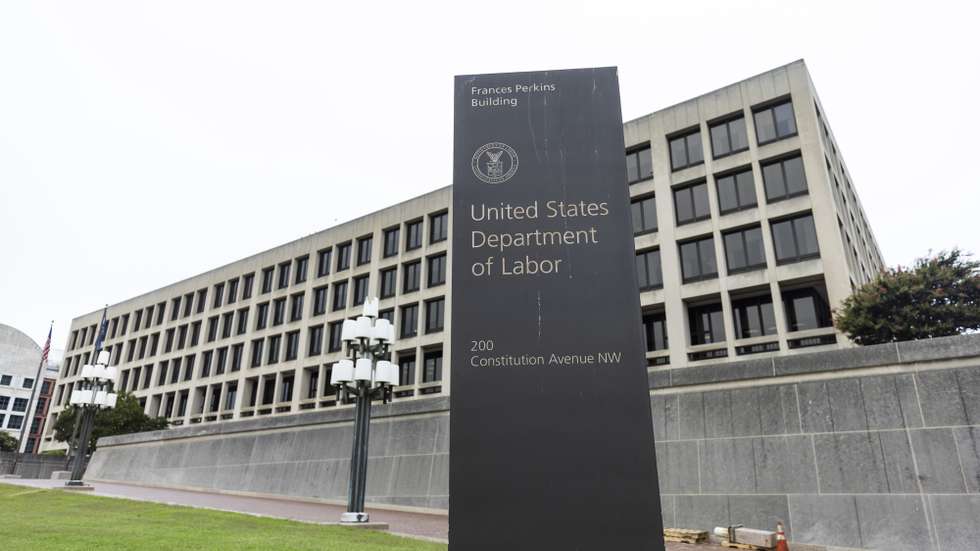 epa12284814 The Department of Labor in Washington, DC, USA, 05 August 2025. US President Trump fired Bureau of Labor Statistics (BLS) Commissioner McEntarfer oin 01 August, claiming without evidence she was rigging jobs data. Trump is expected to appoint a new person to the role in the coming days.  EPA/JIM LO SCALZO