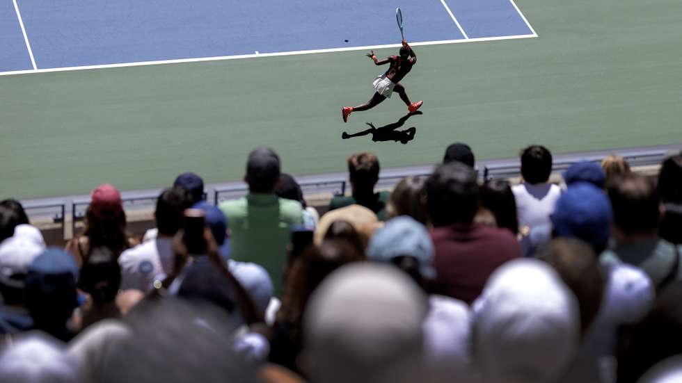 epa12337492 Coco Gauff of the United States in action against Magdalena Frech of Poland during their women's singles third round match of the US Open Tennis Championships at the USTA Billie Jean King National Tennis Center in Flushing Meadows, New York, USA, 30 August 2025.  EPA/CRISTOBAL HERRERA-ULASHKEVICH