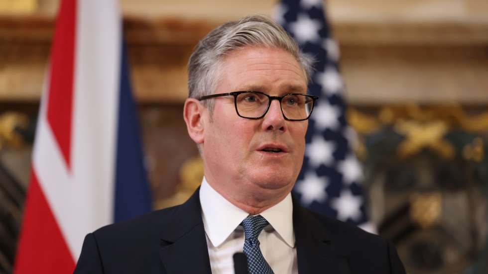 epa12387688 British Prime MInister Keir Starmer speaks at a press conference with the US President at Chequers, the country residence of the Prime Minister in Aylesbury, Britain, 18 September 2025. President Trump is on his second state visit to the UK where he met with the King and with the Prime Minister Starmer.  EPA/NEIL HALL / POOL