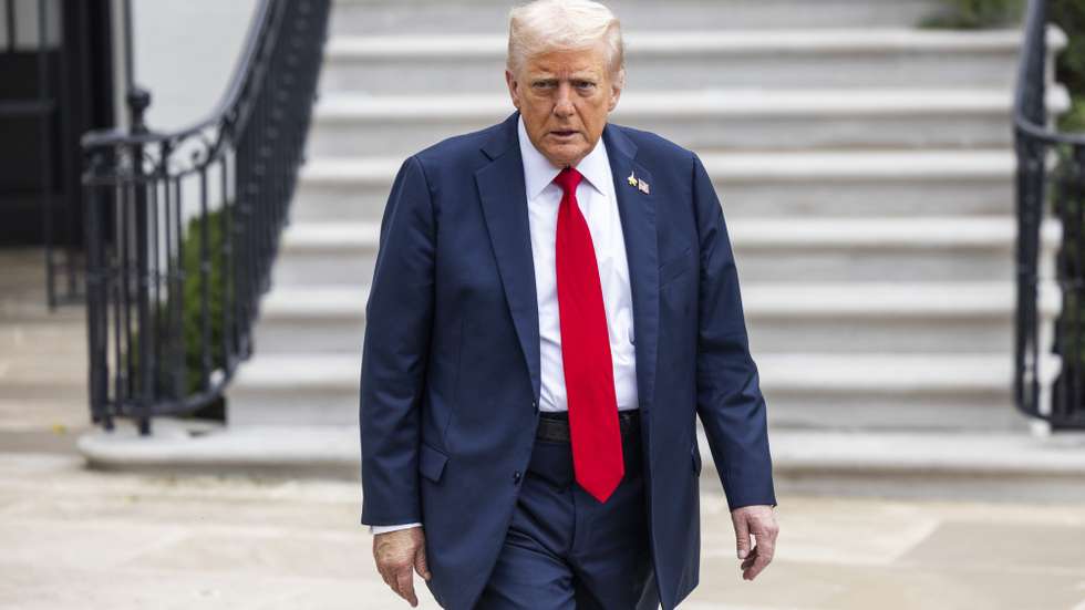 epa12416925 US President Donald Trump speaks to reporters as he departs the White House for a meeting with military leaders at Quantico Marine Base in Washington, DC, USA, 30 September 2025. The president answered questions about the gathering, saying 'We have our real warriors over there. And when they're not good, when we don't think they're our warriors, you know what happened? We say you're fired.'  EPA/JIM LO SCALZO
