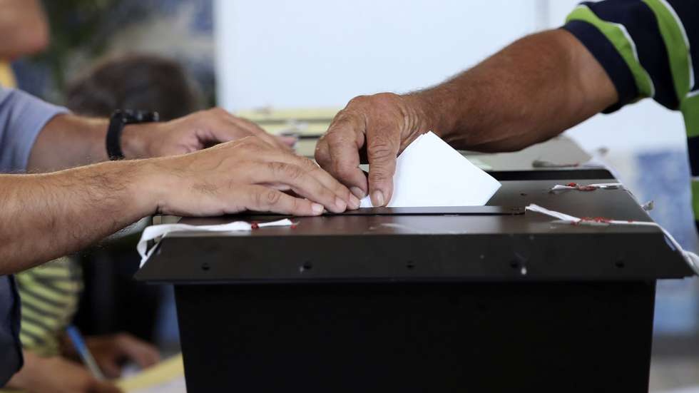 Votação na freguesia da Sé no Funchal, a principal autarquia madeirense para as eleições autárquicas 2021, no Funchal, Madeira, 26 de setembro de 2021. Hoje mais de 9,3 milhões eleitores podem votar nas eleições autárquicas para eleger os seus representantes locais. HOMEM DE GOUVEIA/LUSA