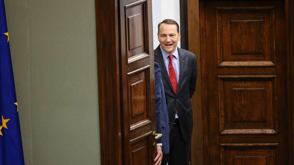 epa12535465 Polish Foreign Minister Radoslaw Sikorski leaves the plenary hall of the lower house (Sejm) of the Polish parliament in Warsaw, Poland, 19 November 2025. Sikorski has accused the Russian military intelligence GRU of having organized the recent acts of sabotage along a Polish railway line leading to Ukraine. 'A foreign state sent well-prepared saboteurs and only a miracle prevented them from reaching their goal,' Sikorski said. Over the weekend, Poland was shaken by two sabotage incidents along the railway line connecting Warsaw with the Dorohusk station on the border with Ukraine. In the first one, the railway track was blown up with an explosive, while in the second one damaged railway infrastructure forced a train carrying 475 passengers to stop abruptly.ag to do its dirty work.  EPA/ALBERT ZAWADA POLAND OUT