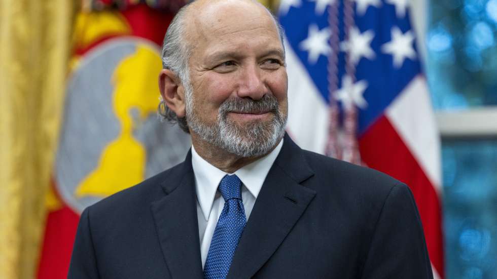 epa12446086 US Secretary of Commerce Howard Lutnick looks on during the announcement of a drug pricing deal at a press conference in the Oval Office of the White House in Washington, DC, USA, 10 October 2025. The deal, made with AstraZeneca CEO Pascal Soriot, includes deep price cuts for the Medicaid health plans and discounted prices through the TrumpRx website opening next year.  EPA/SHAWN THEW / POOL