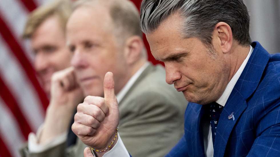 epa12652069 US Secretary of Defense Pete Hegseth participates in a meeting with Japanese Defense Minister Shinjiro Koizumi  at the Pentagon in Arlington, Virginia, DC, USA, 15 January 2026. The two will discuss the security situation in the Indo-Pacific region during a bilateral meeting.  EPA/SHAWN THEW