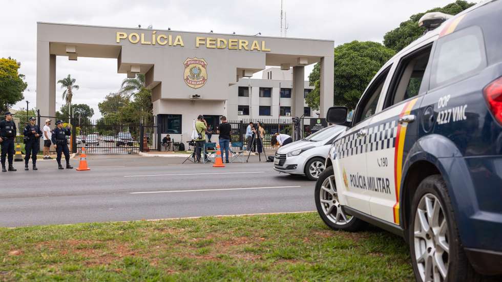 epa12541769 Brazilian Federal Police station where former Brazilian President Jair Bolsonaro is being detained in Brasilia, Brazil, 22 November 2025. Bolsonaro, who was on house arrest after being sentenced to a 27-year in prison for his role in an alleged plot to overturn the 2022 election results, was arrested on 22 November after he allegedly broke his ankle electronic bracelet and tried to run away.  EPA/VINICIUS SANTA ROSA