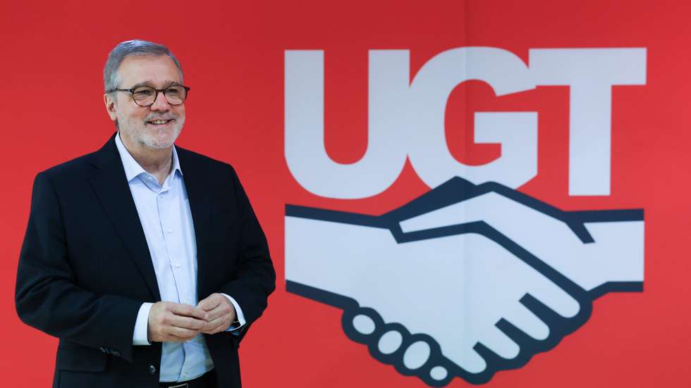 O secretário-geral da UGT, Mário Mourão, posa para a foto durante uma entrevista à Agência Lusa, no âmbito da próxima greve geral de 11 de dezembro em Lisboa, 4 de dezembro de 2025. (ACOMPANHA TEXTO LUSA DE 07-12-2025) ANTÓNIO COTRIM/LUSA