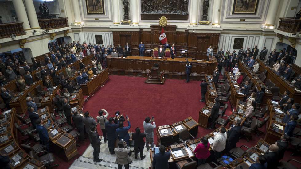 epa12443948 Peruvian interim President Jose Jeri Ore (C) gives a speech after taking the oath at a plenary session of Congress in Lima, Peru, 09 October 2025 (issued 10 October 2025). Congress Chairman Jose Jeri Ore was sworn in as President of the Republic early on 09 October 2025, following Parliament’s approval of the impeachment motion against Dina Boluarte for permanent moral incapacity.  EPA/JOHN REYES MEJIA