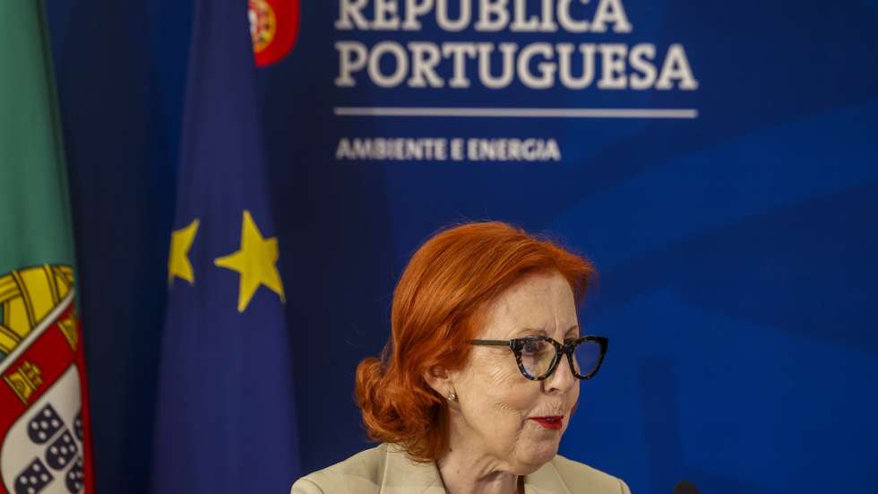 A ministra do Ambiente e Energia, Maria da Graça Carvalho, presidiu à apresentação do relatório produzido pelo Grupo de Acompanhamento Técnico (GAT) na sequência do apagão ocorrido a 28 de abril de 2025, na sede do ministério em Lisboa, 27 de abril de 2026. TIAGO PETINGA/LUSA